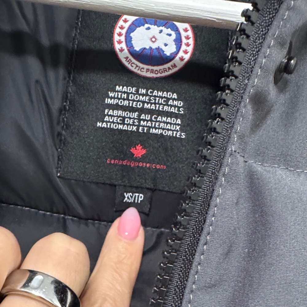 Canada Goose grey Puffer Vest - Picture 2 of 15